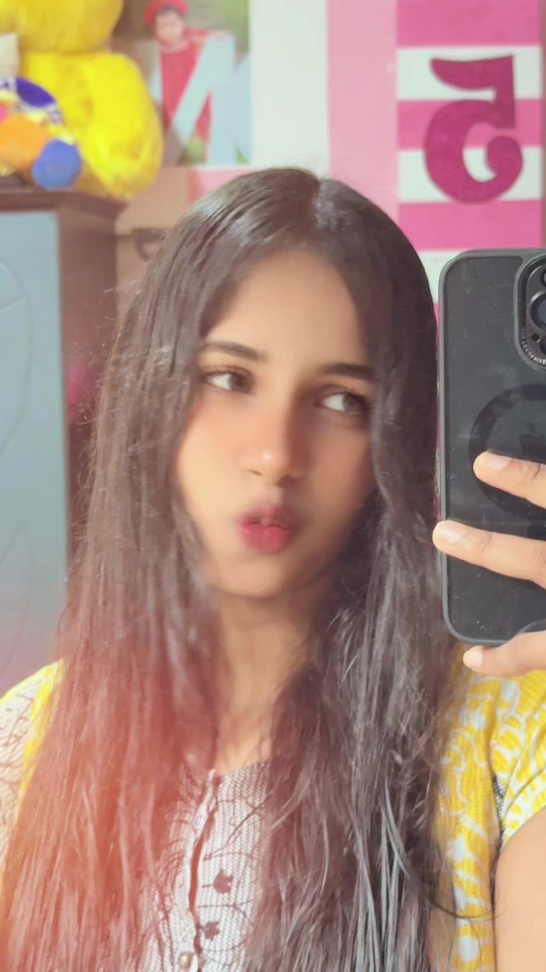 @𝑬𝒗𝒆𝒆 ' 𝑳𝒊𝒔𝒉𝒖𝒖 🐜🍃