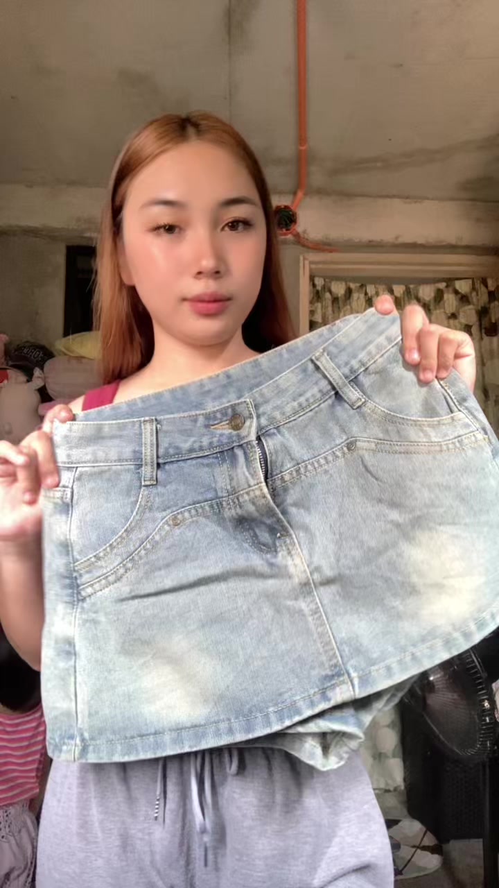 @E Y A