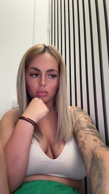 @juliicaa