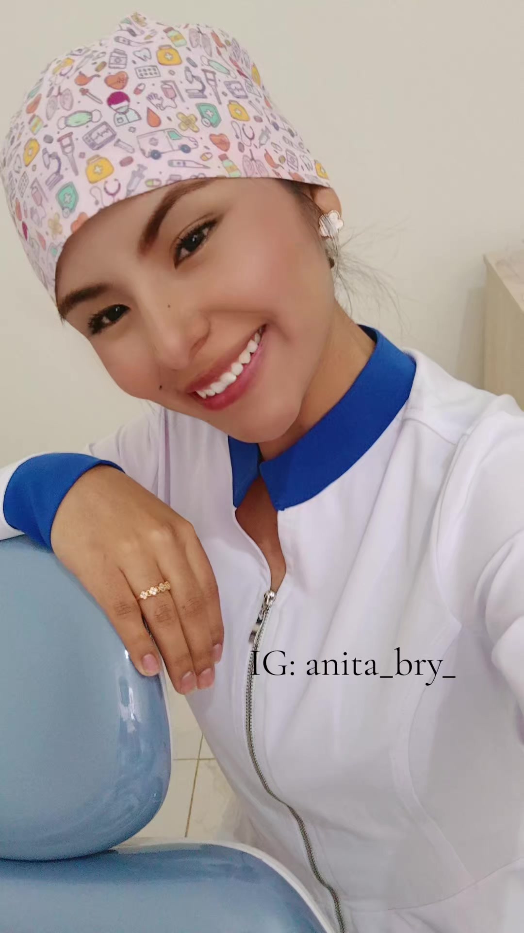 @ANITA 👑💚