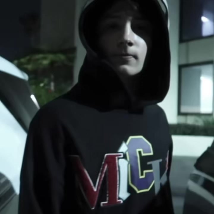 @𝒥𝑜𝓃𝒾𝒾𝓈