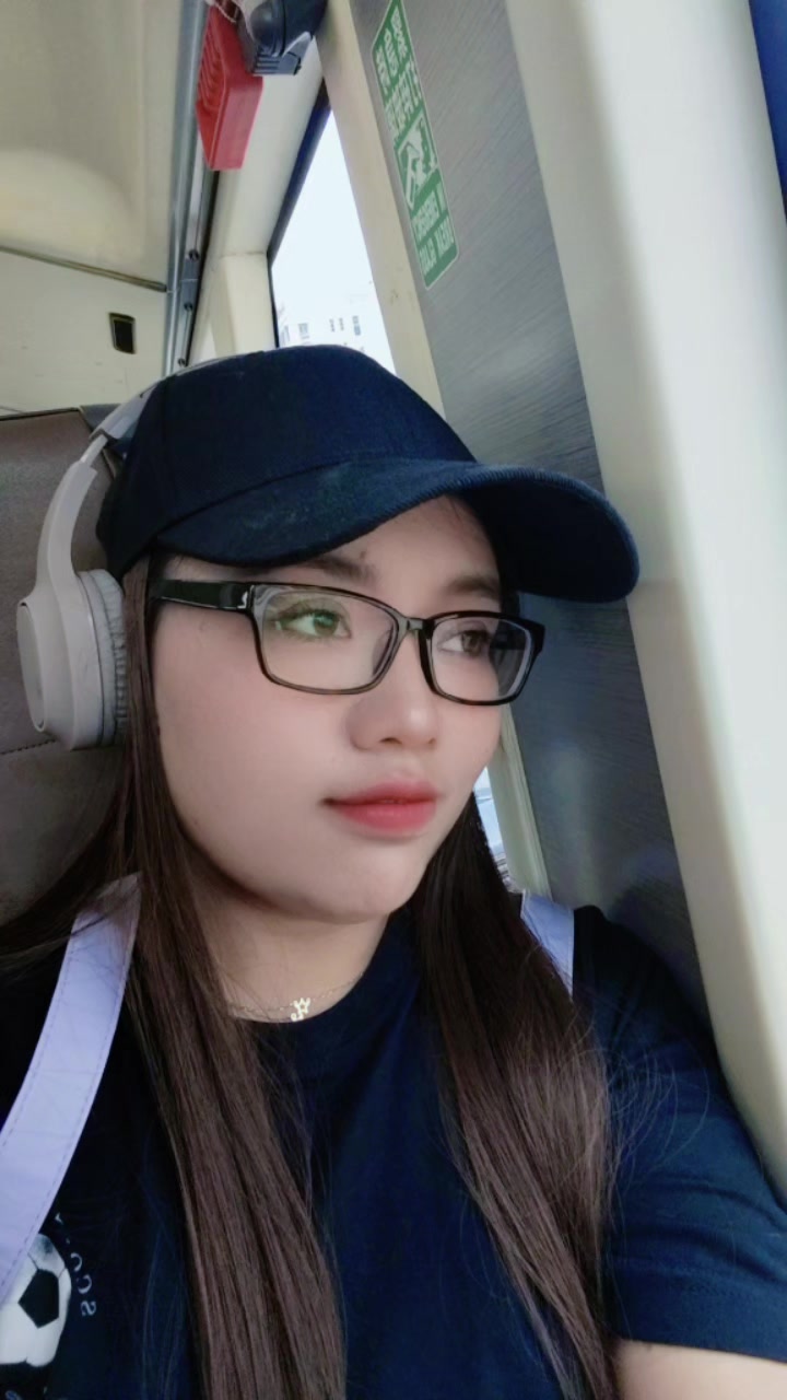 @evychan02