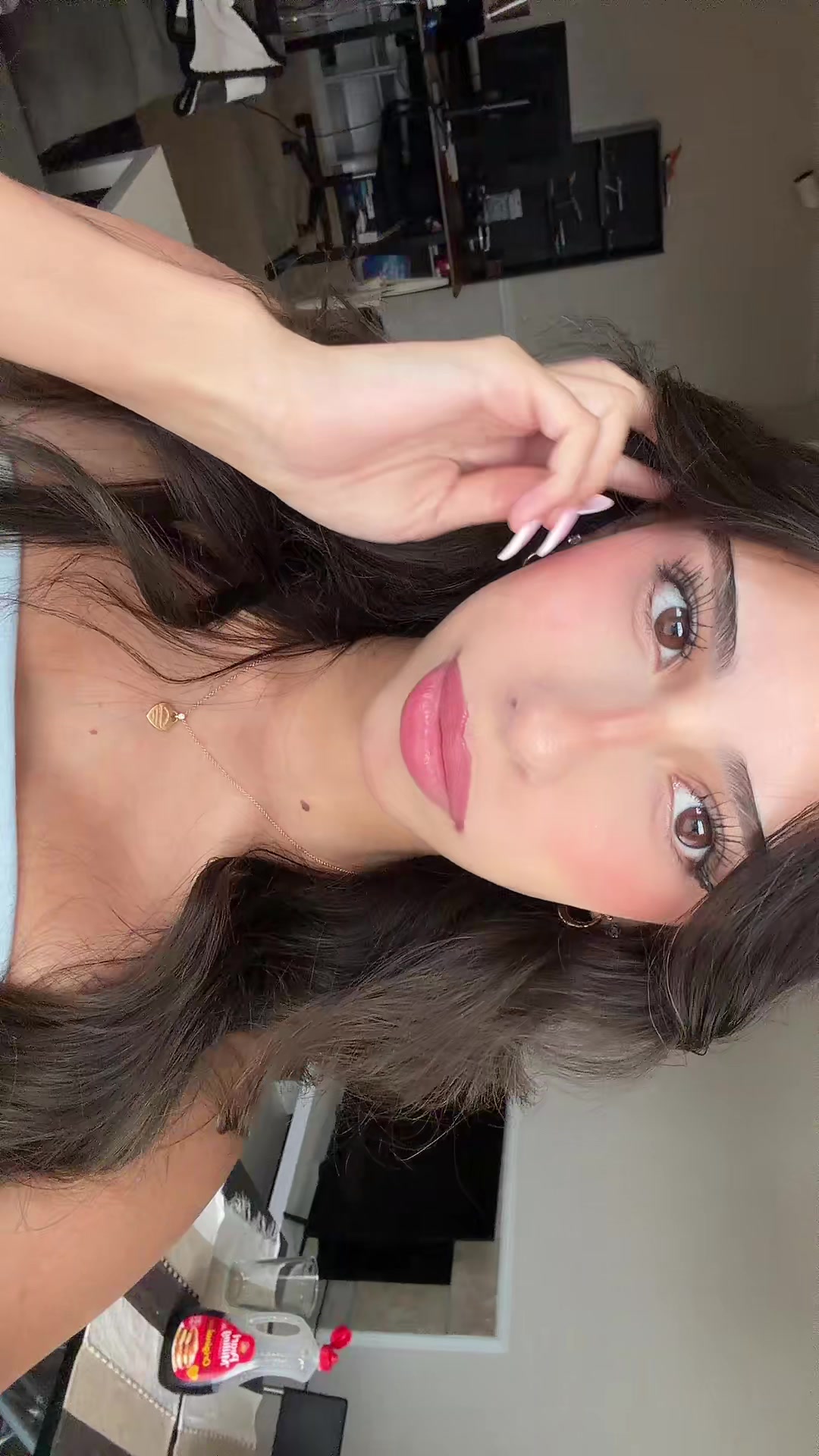 @bella