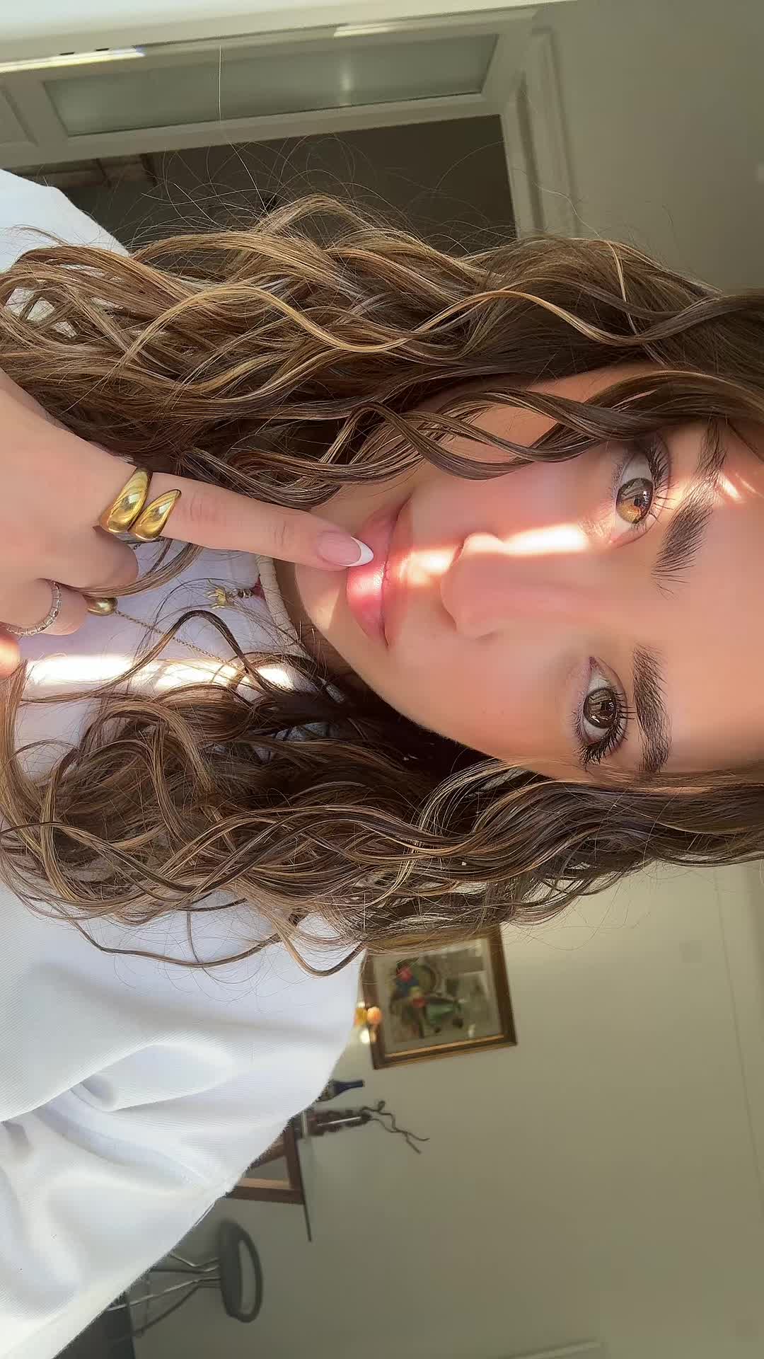 @martii_contee