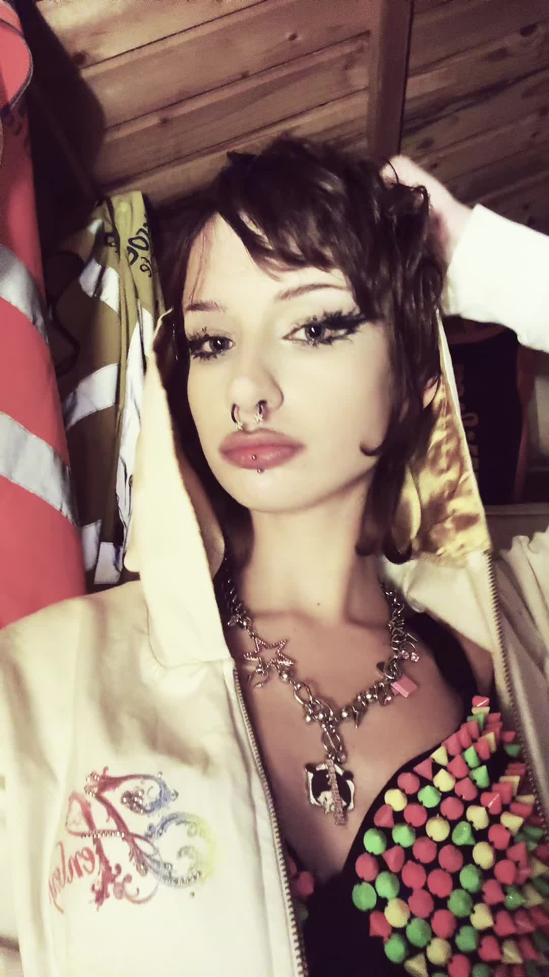@🧟♀️