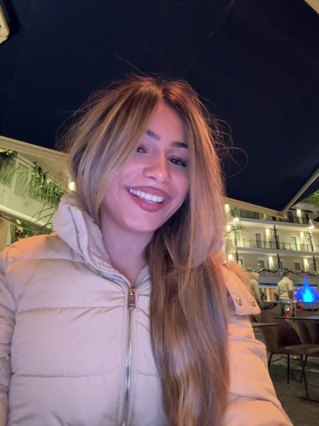 @elisaangiius
