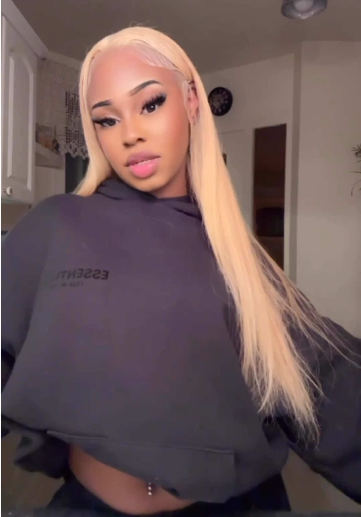 @𝐀𝐲𝐬𝐡𝐚𝐧