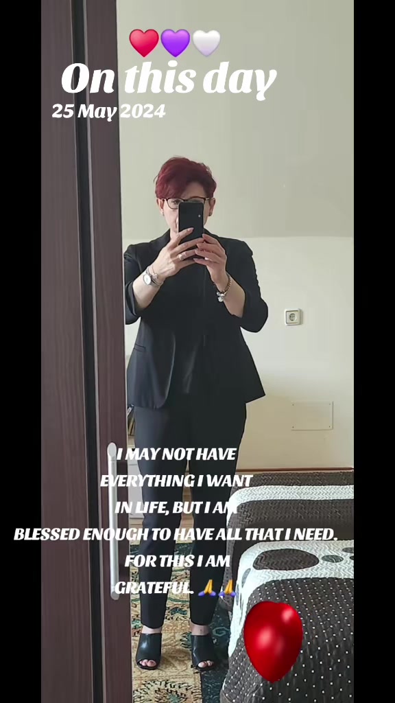 @🌺 ℭ𝔯𝔦𝔰𝔱𝔦𝔫𝔞 🌺