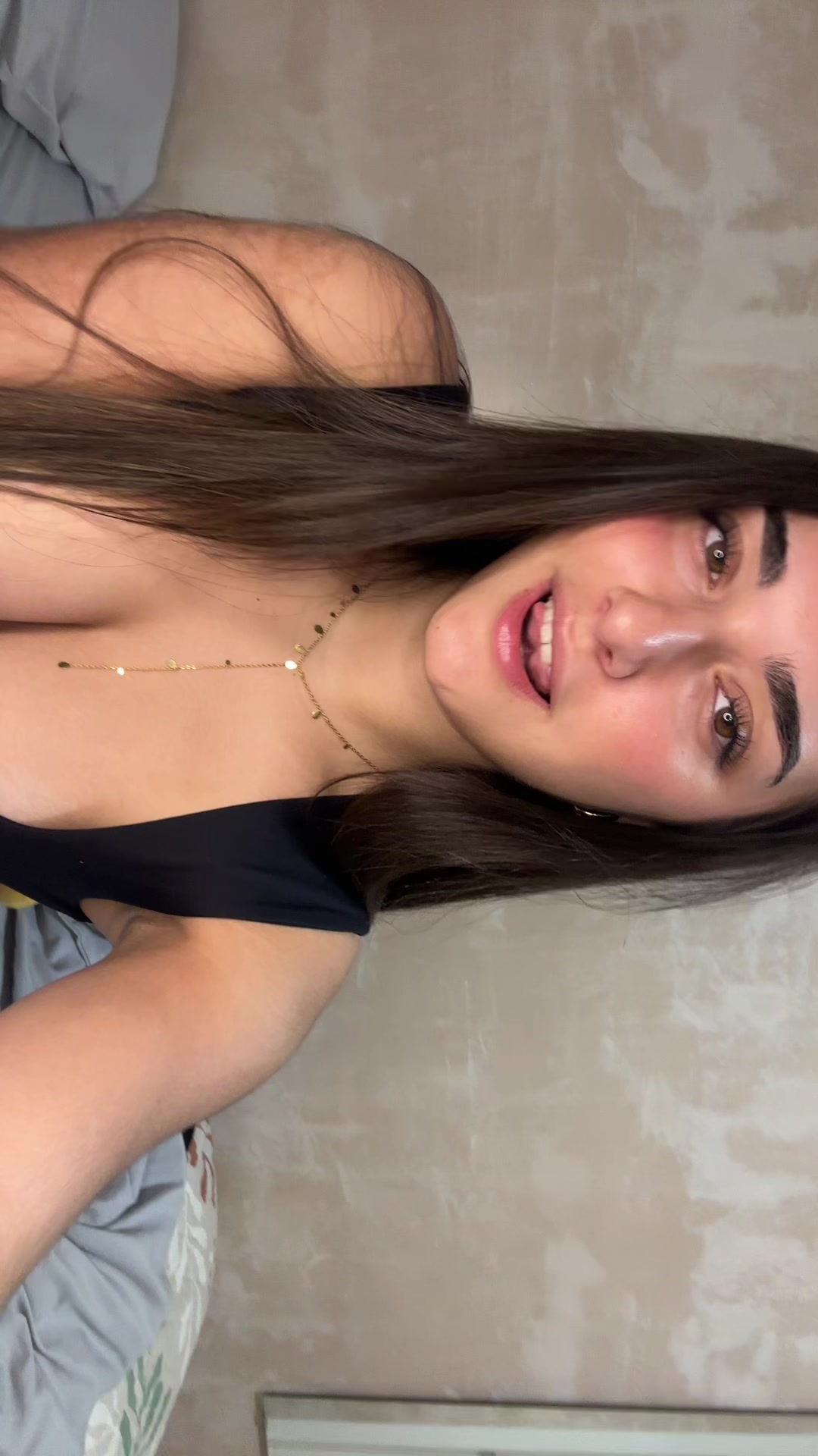 @Elena Otero