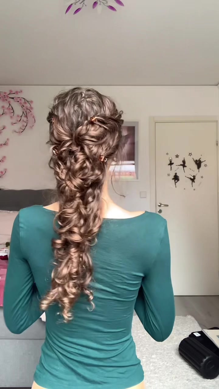 @𝒦𝒶𝓇ℴ𝓁𝒾𝓃𝒶