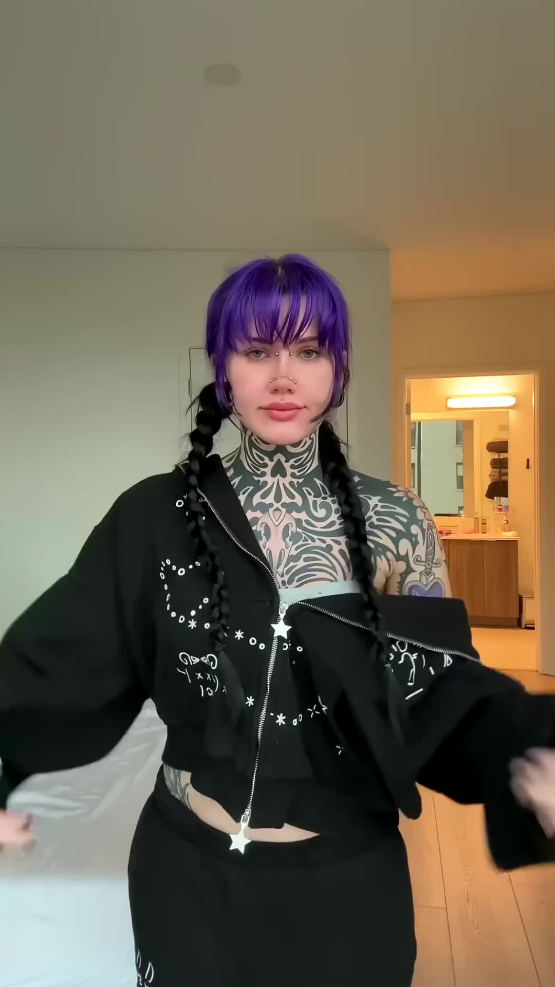 @breeholley0
