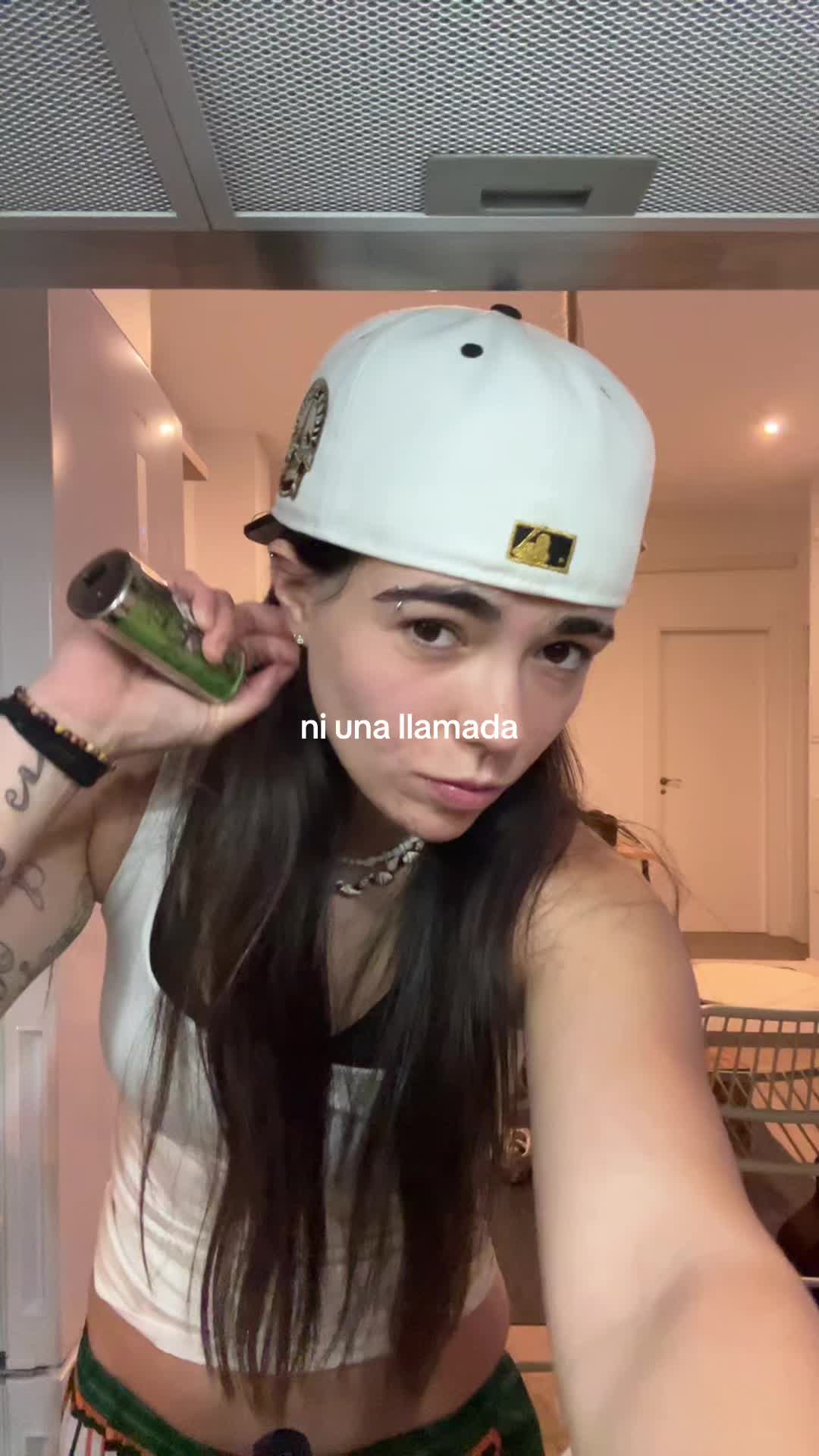 @lola