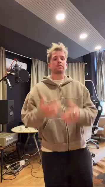 @kayeffancrew