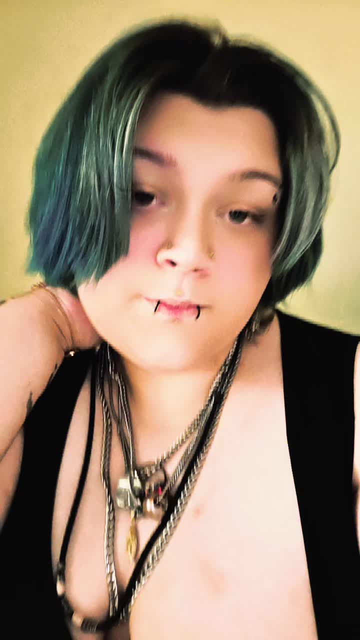 @damages_wifey