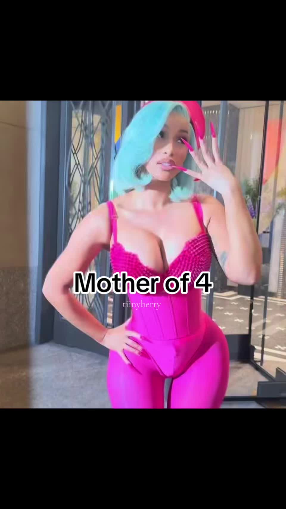@tiiny_berry