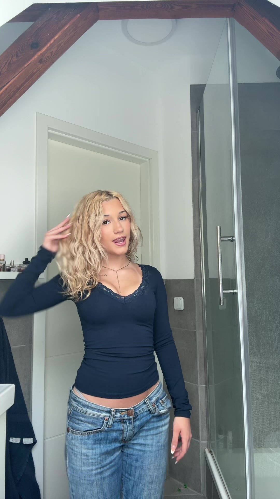 @angie