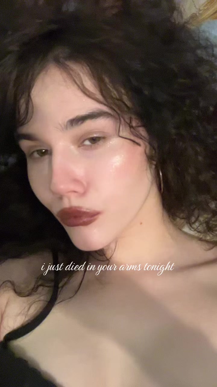@анютя☦️