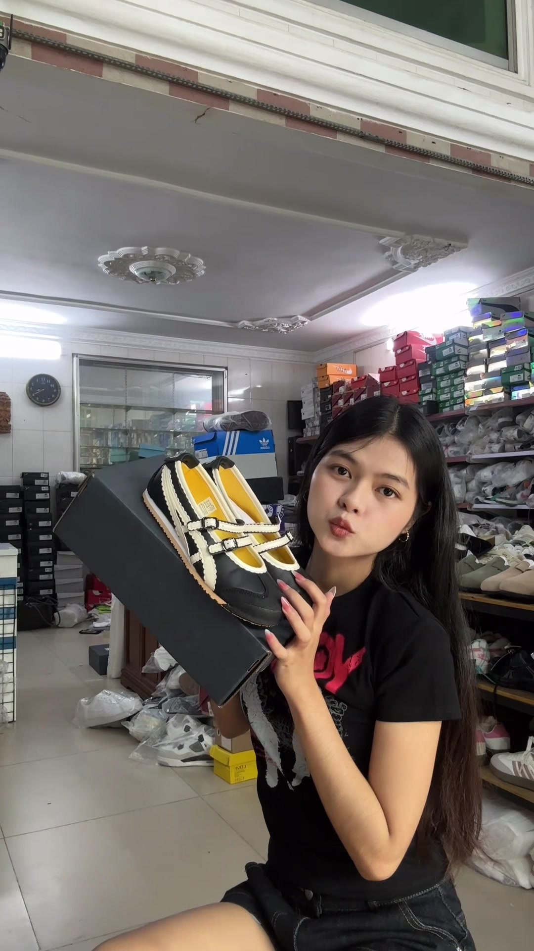 @HL Shoes Store