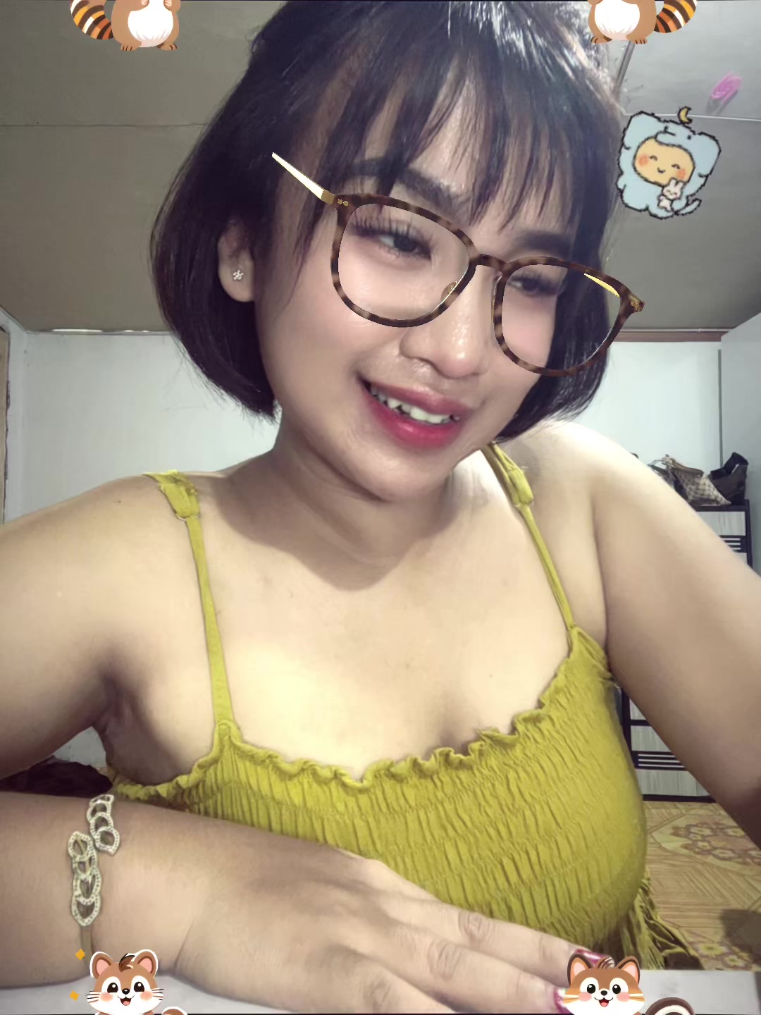 @julia frinella sari