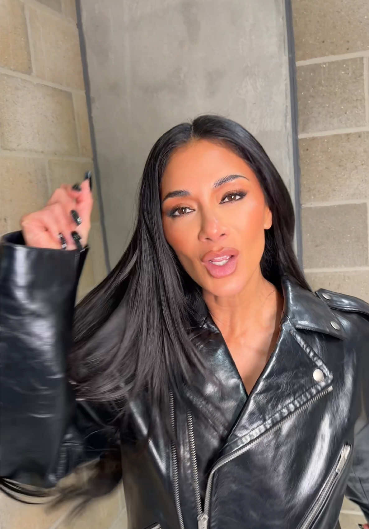 @Nicole Scherzinger