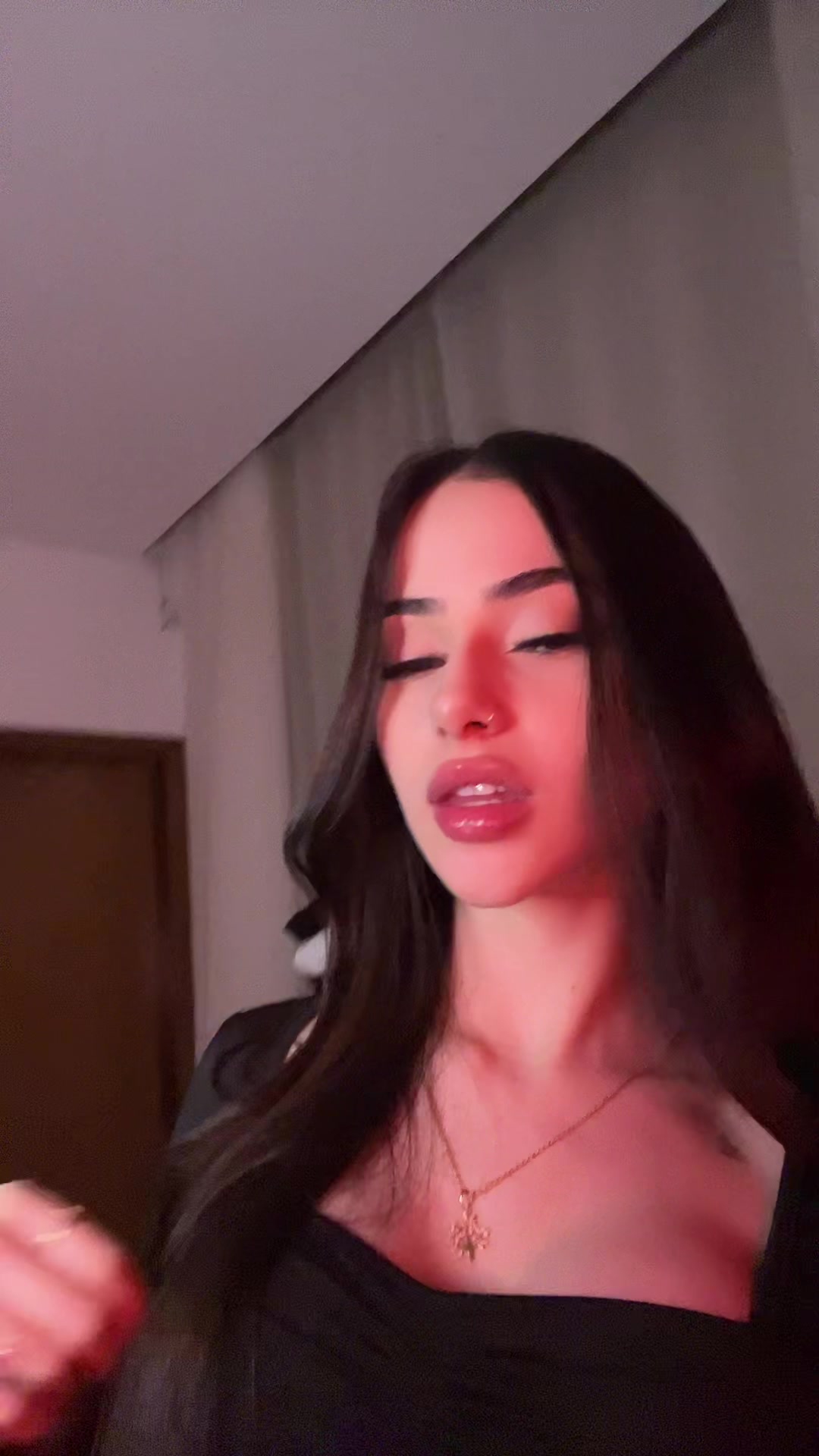 @vi.omoura