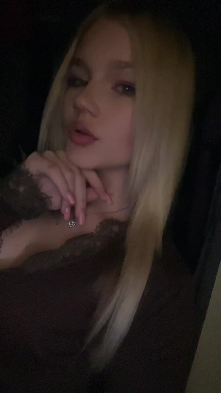 @blondinka