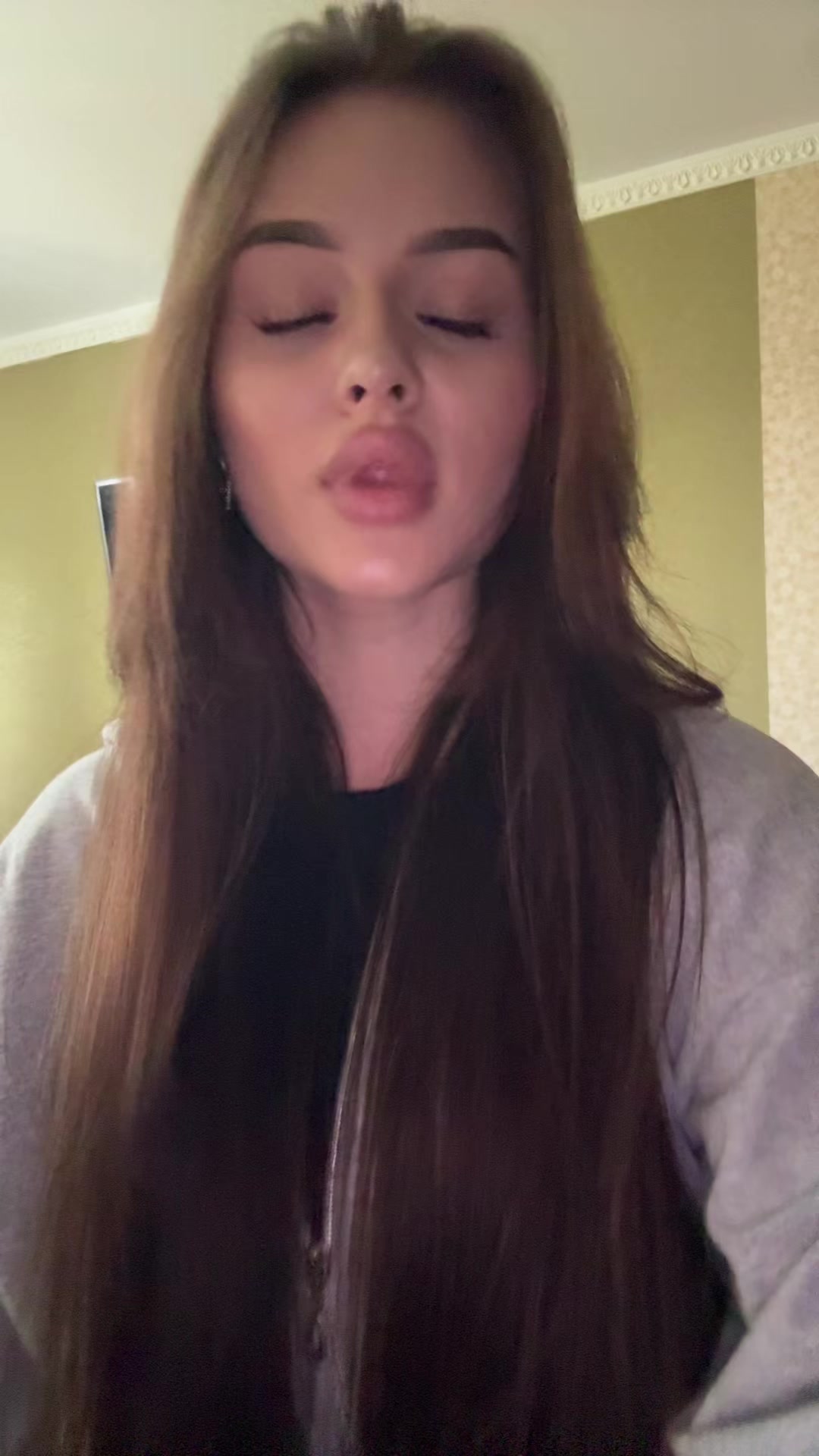 @AKELINA