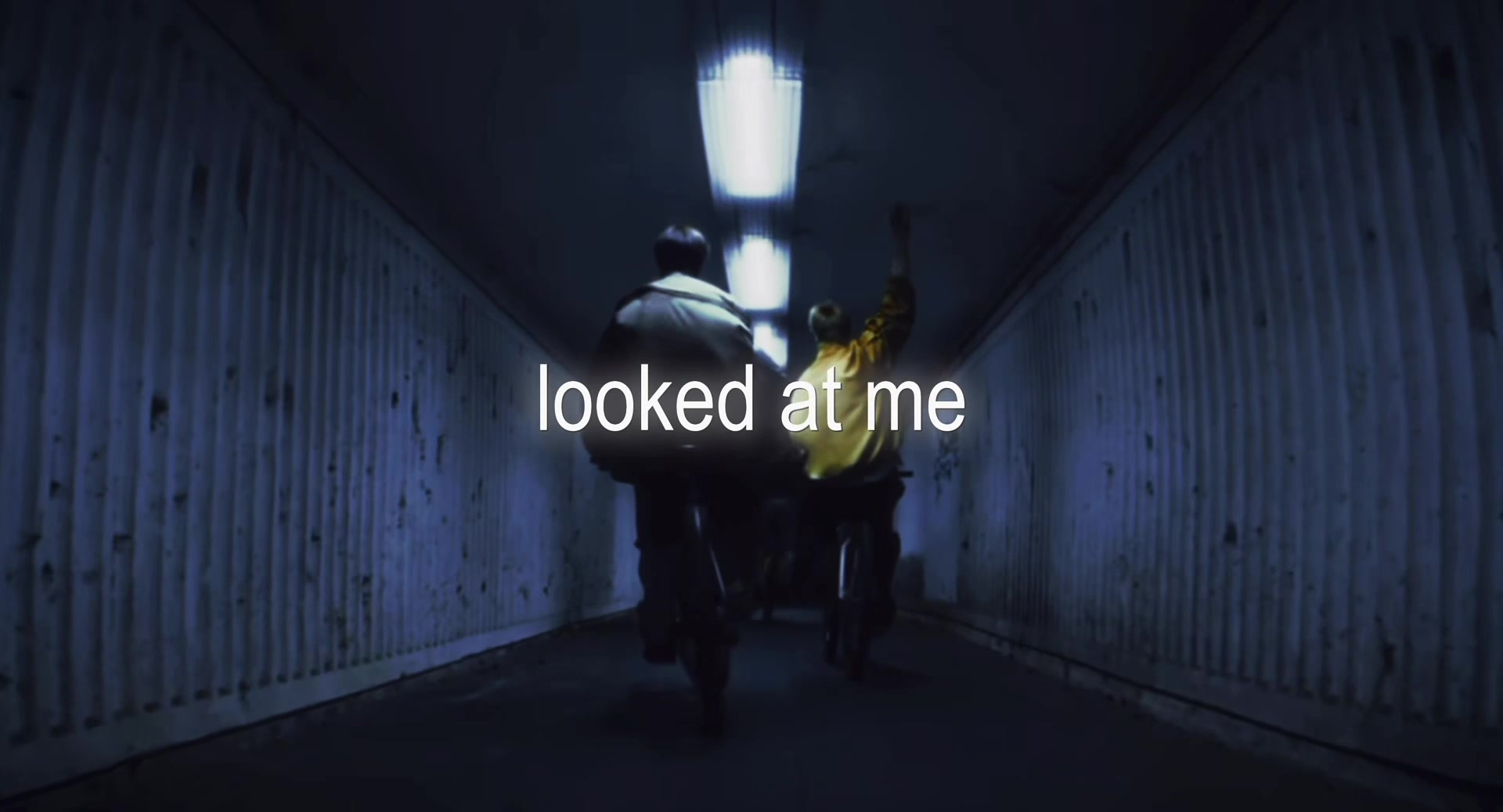 @༯