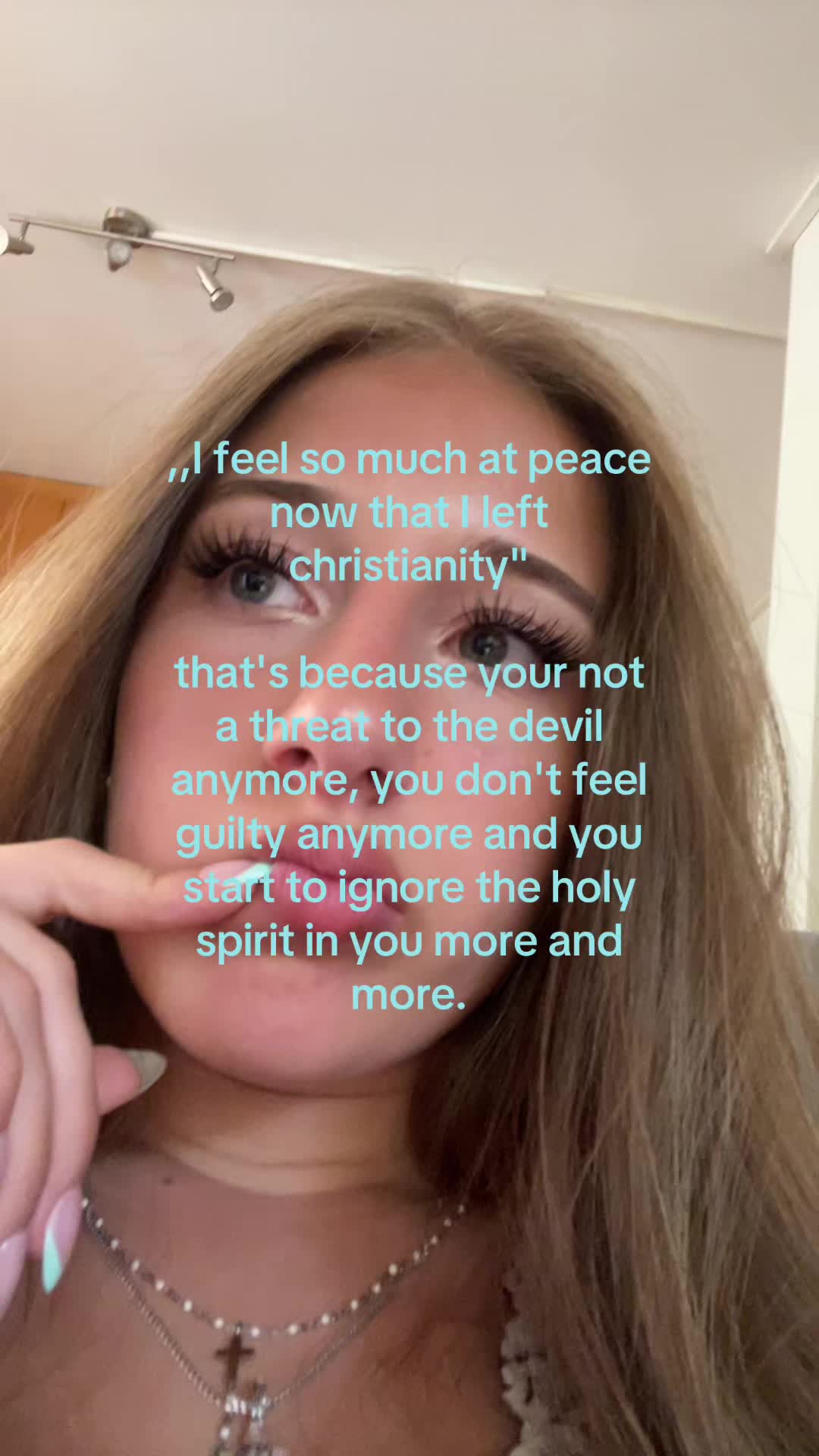@⃟