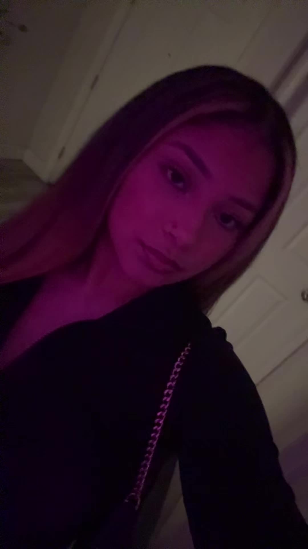@bella