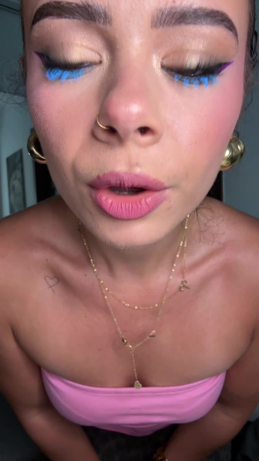@CURLYBROWNIE• hair, GRWM •