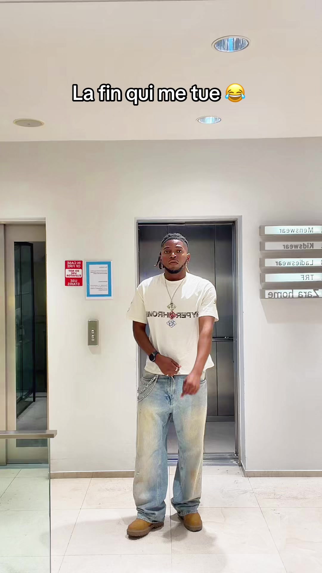 @Jonathan _muana m&egrave;re