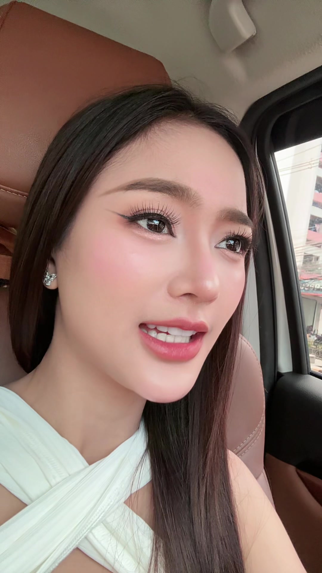 @เนย นฤมล