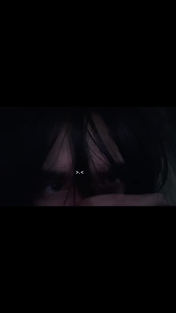 @>.<