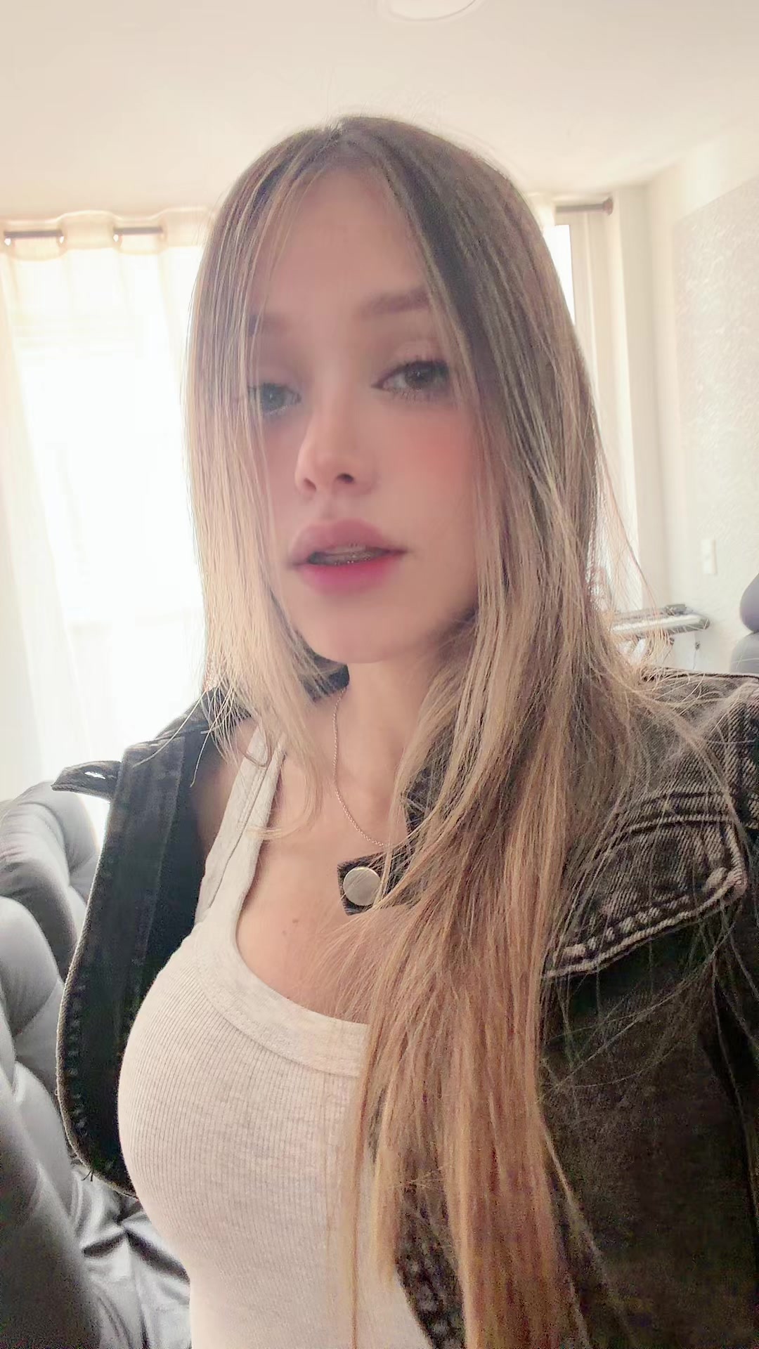 @AleMiyu