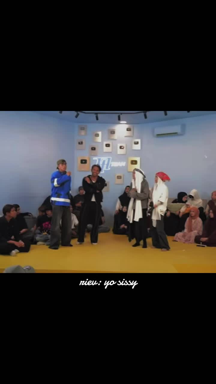 @mæ ᥫ᭡⋆