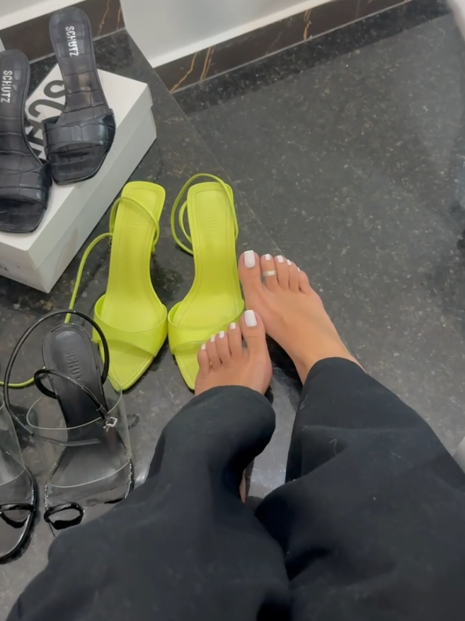 @Ana Feet