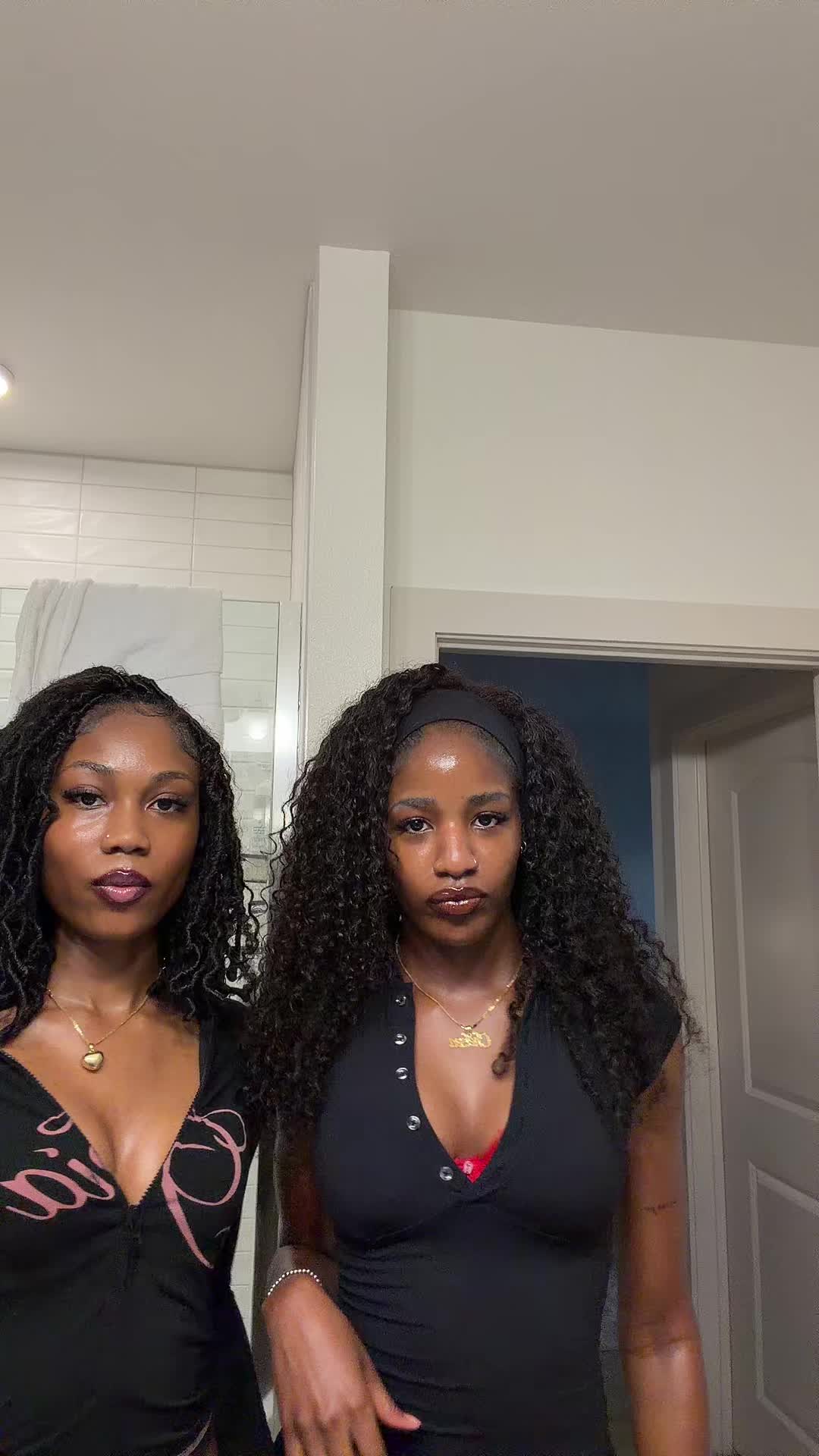 @Bella