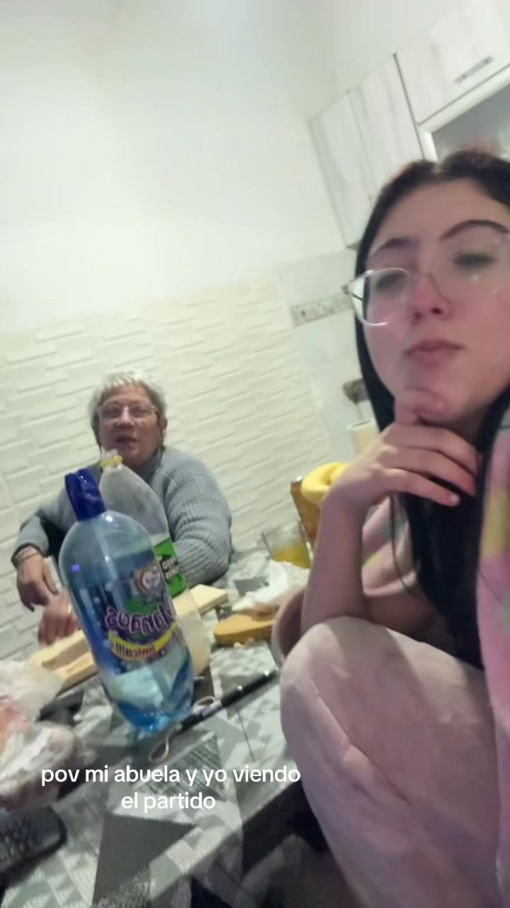 @whoisvickyy