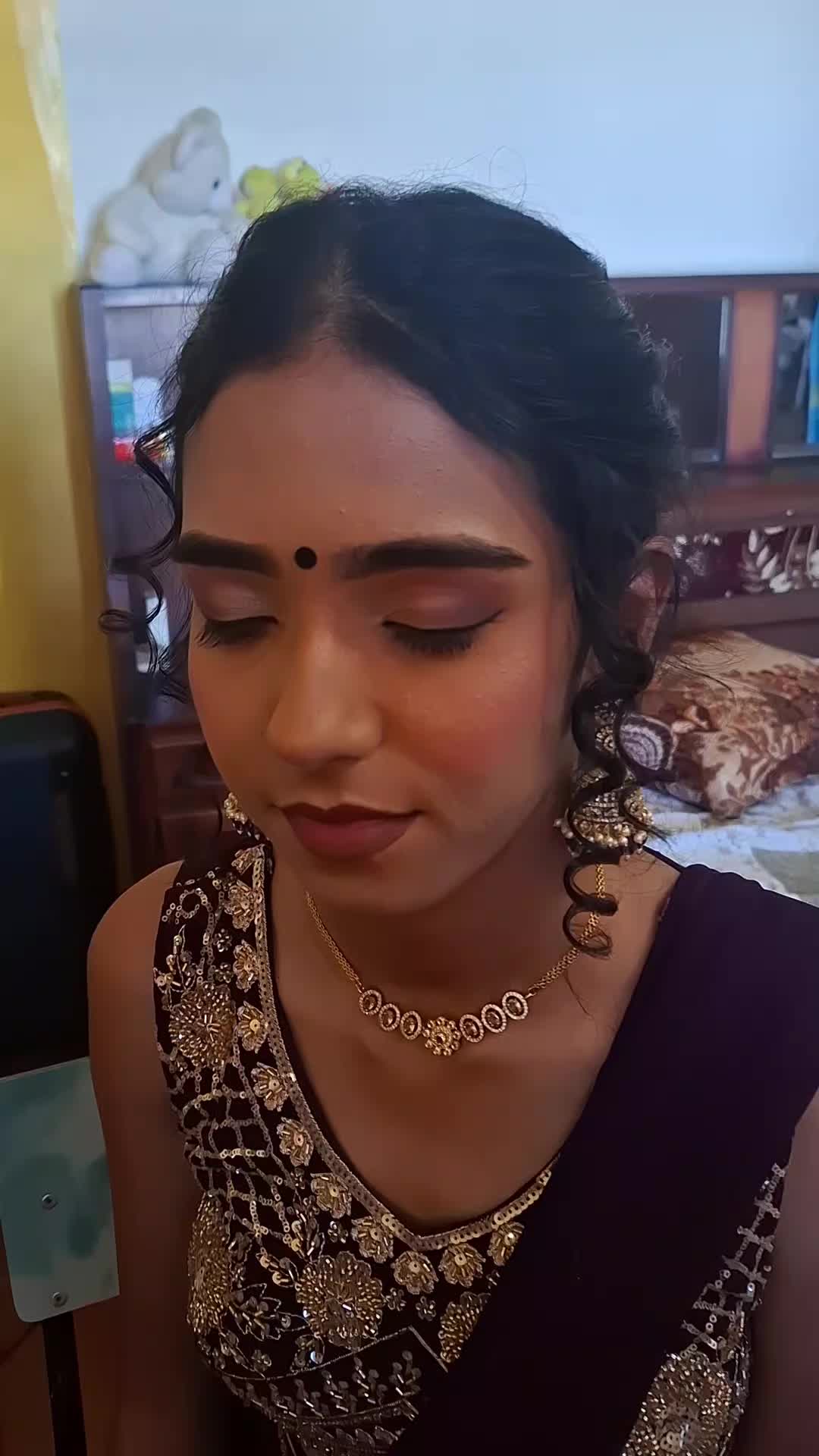 @Ashna_MUA🦋