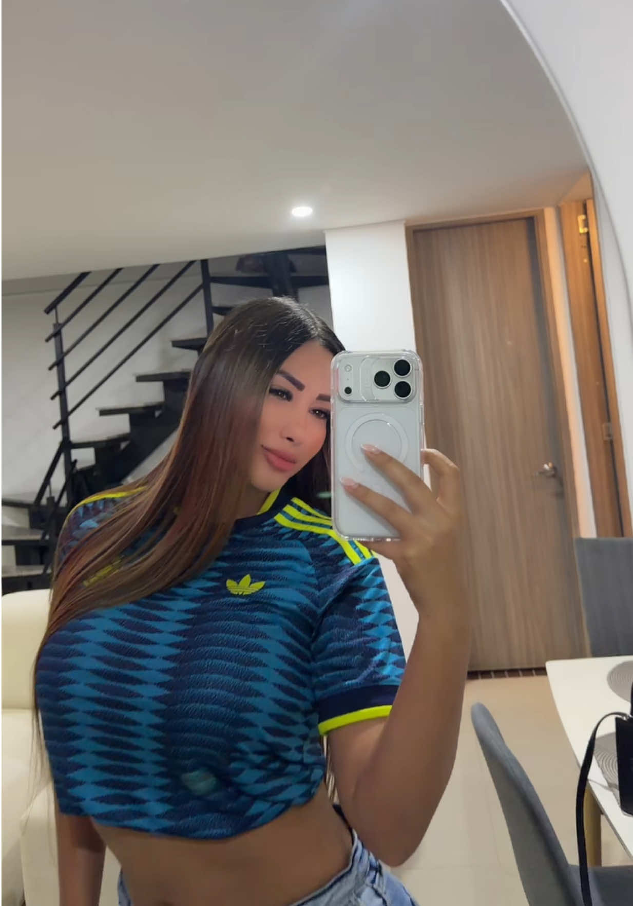 @Valentina ᴱ🤎🪐