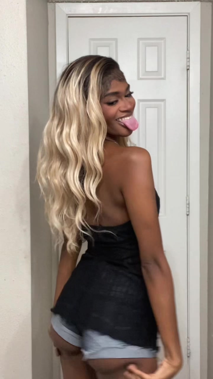 @LariahDeanne