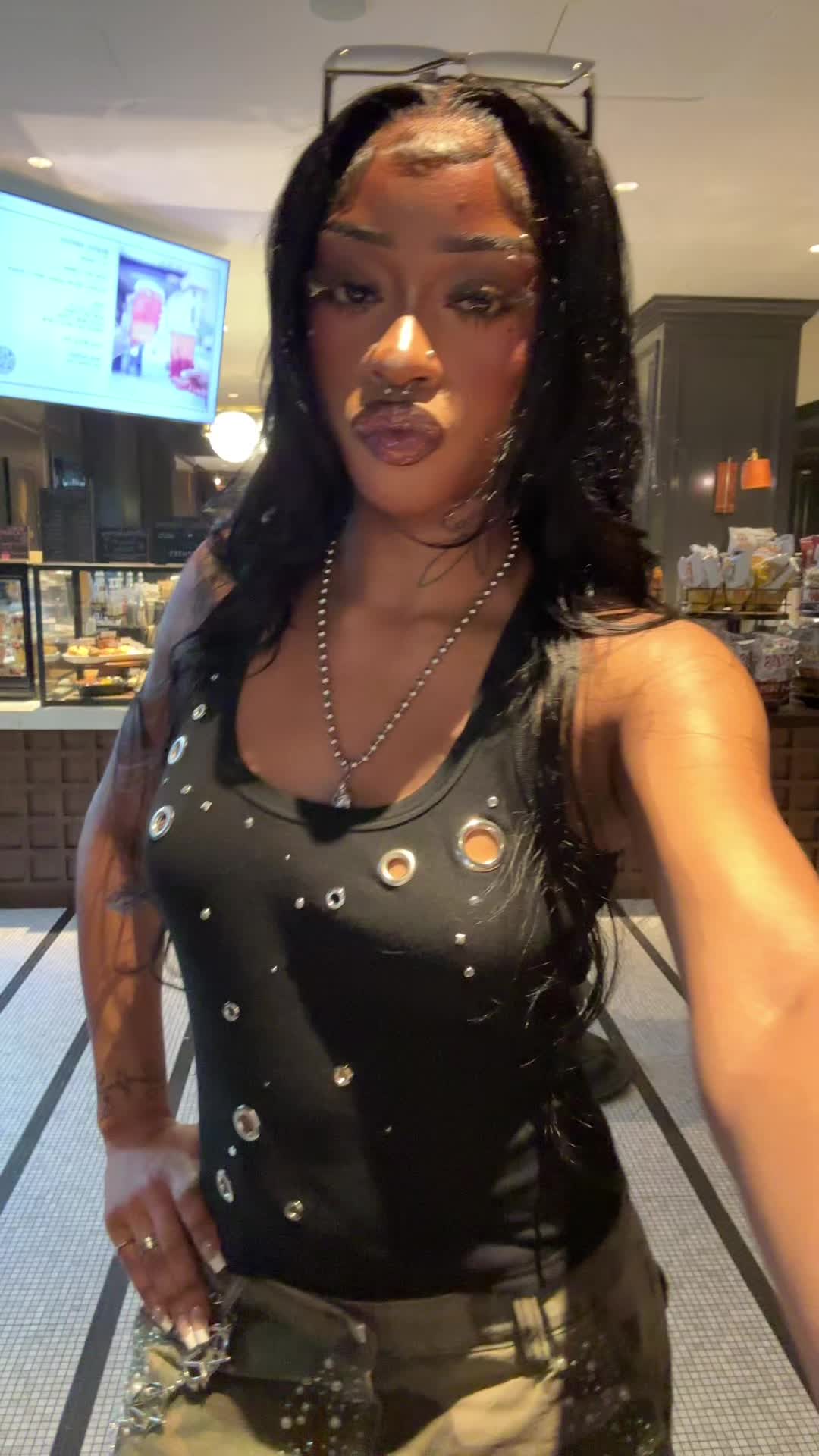 @himynamesunsirae