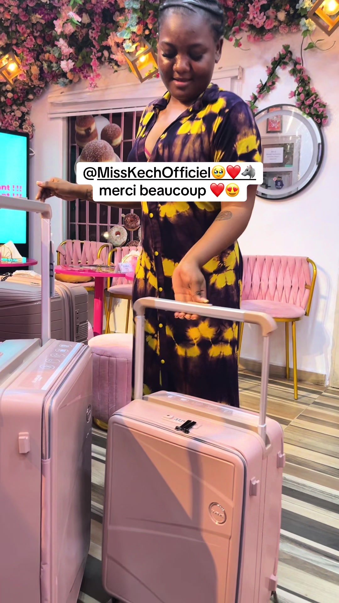 @Vendeur de valises &agrave; lom&eacute;