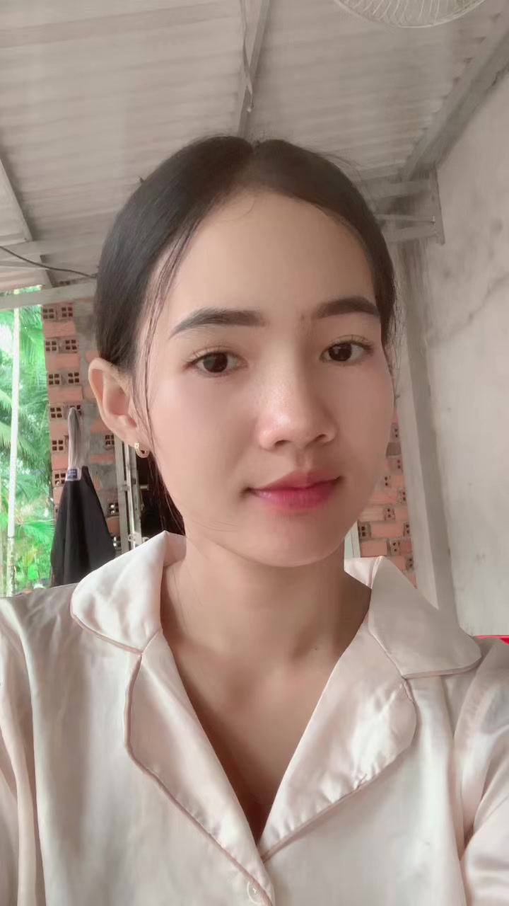 @លី៚ នីន