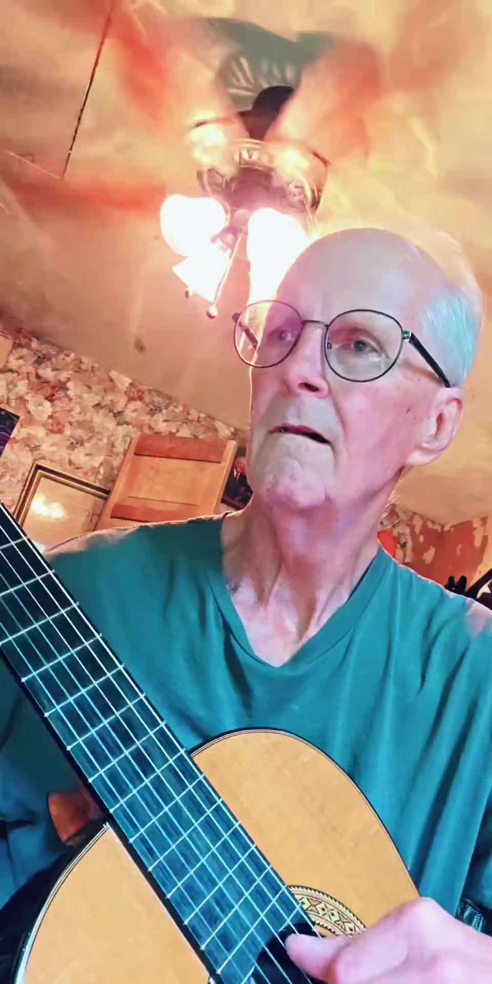 @Robbie's Classical Guitar