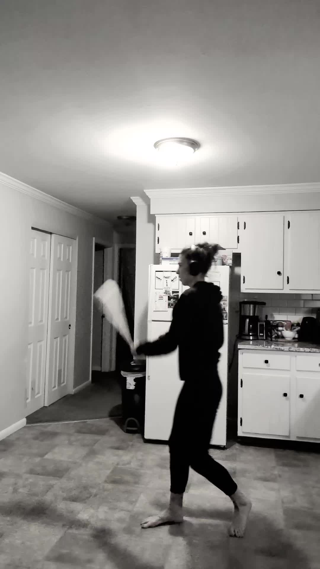 @lizoneil