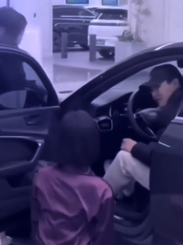 @๐ฏ๐๐ฃηแญใใฉใฑใณ