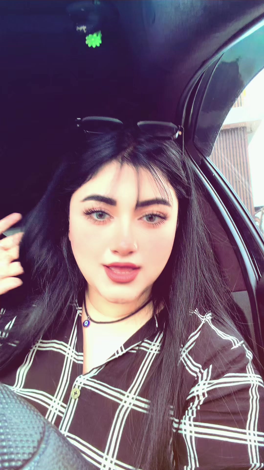 @Arooba