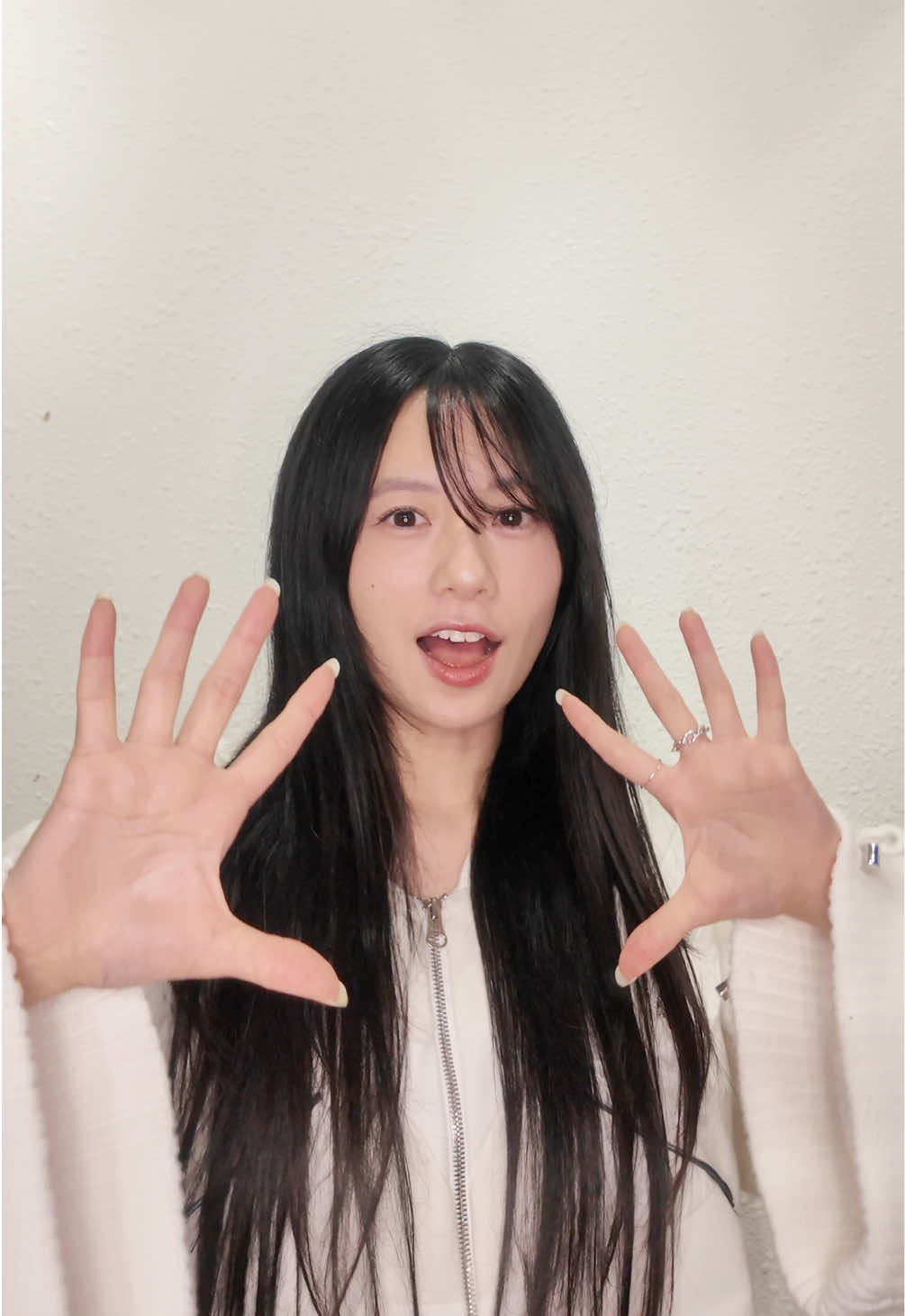 @伊藤萌々香